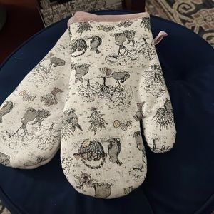 Easter Print Oven Mitts